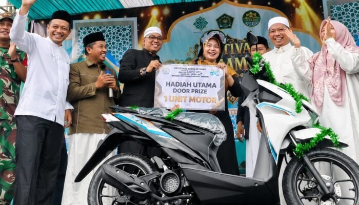 Guru SDN 227 Doping Raih Hadiah Utama Motor pada Pawai Hijratur Rasul 1 Muharram 1448 H