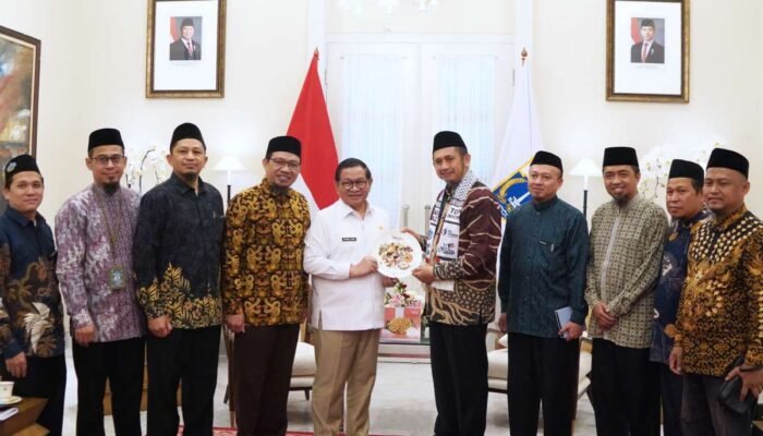 Ustadz Zaitun Rasmin Silaturahmi dengan Gubernur DKI, Siap Hadiri Pembukaan Muktamar V Wahdah Islamiyah