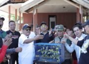 Daeng Manye Bersama Alumni Teknik Elektro 86 Unhas Lepaski Burung di P. Sanrobengi