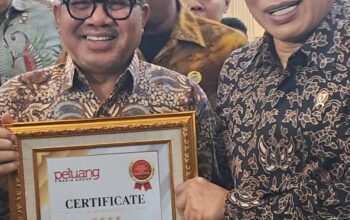 Ketua KSP Berkat Andi Makkasau Terima ki Tauwwa Penghargaan di Jakarta