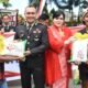 Hari Jadi Bhayangkara, Polres Bulukumba Bagi bagi ki Beras Kepada Warga