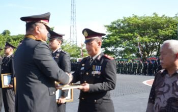 Kado Istimewa untuk Personel Berprestasi dan Warga, Penghargaan Kapolda Sulbar Warnai ki Puncak HUT Bhayangkara ke‑80