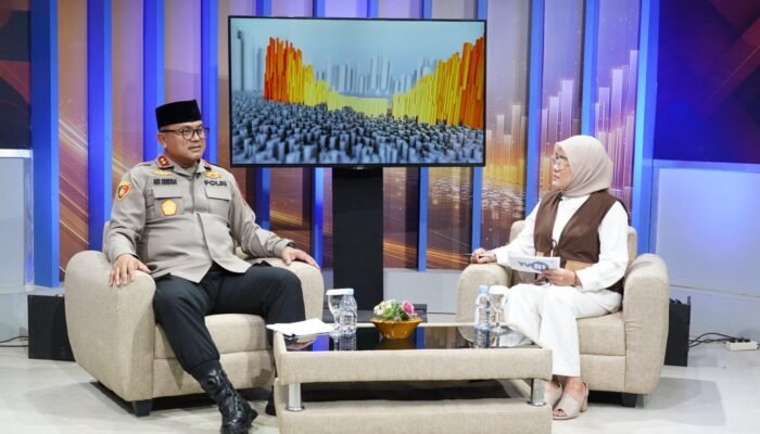 Bincang Malaqbi Bersama TVRI Sulbar, Kapolda Sulbar Kupas Tuntas Peran, Tantangan, dan Komitmen Meningkatkan Pengabdian Polri di Tengah Masyarakat