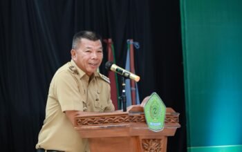 Tauwwa Andi Utta  Beri ki Motivasi Wisudawan STIA Al Gazali 