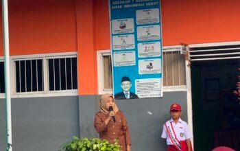 Hari Pertama Masuk Sekolah Kadis Sosial Jadi Irup ki di SDN 5 Bulukumba