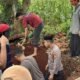 Kompol Syamsul Bahri Ikut ki Masukkan Jenazah ke Liang Lahat