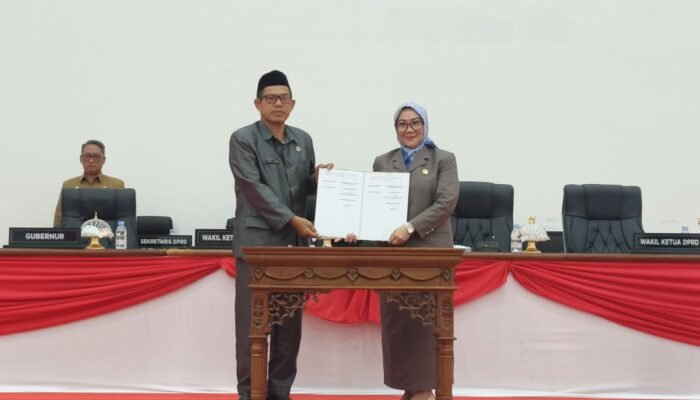 DPRD Sulbar Setujui ki Ranperda Pertanggungjawaban APBD 2025, Terima KUA-PPAS 2027 dan Bentuk Panitia Pemilihan Calon Wakil Gubernur