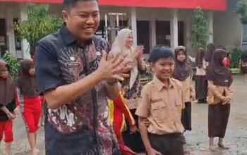 Kadindik Sinjai Pantau Peringatan HAN 2026 di SMPN 5 dan SDN 103 Bontompare