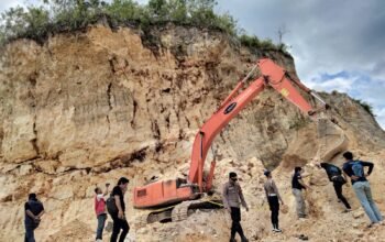 Pole Abalae, Longsor Akibat Pengerukan, Operator Alat Berat Tambang Lampoko di Bone Meninggal