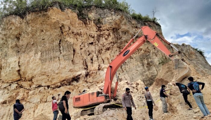 Pole Abalae, Longsor Akibat Pengerukan, Operator Alat Berat Tambang Lampoko di Bone Meninggal