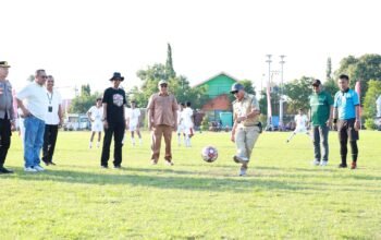 Jelang HUT ke-81 RI, Bupati Andi Utta Buka ki Turnamen Sepakbola di Gantarang