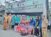 Kadis Sosial Kembali Turun Serahkan ki Bantuan Kepada Korban Kebakaran di Herlang