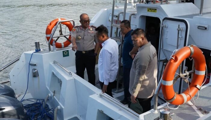 Kapolda Sulbar Cek Kesiapan Kapal Patroli Baru, Perkuat ki Pelayanan dan Pengamanan Perairan Sulawesi Barat