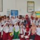 Relima Sinjai Hadirkan “Vocab Hunting” Berbasis Digital, Murid SDN 53 Kalamisu Antusias Belajar Bahasa Inggris