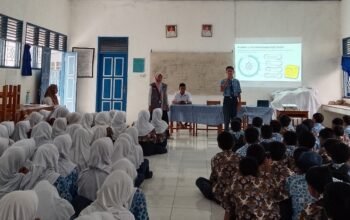Tingkatkan Kepercayaan Diri Siswa, Relima Sinjai dan Perpustakaan Sipakainge Gelar Pelatihan Public Speaking di UPTD SMPN 12 Sinjai