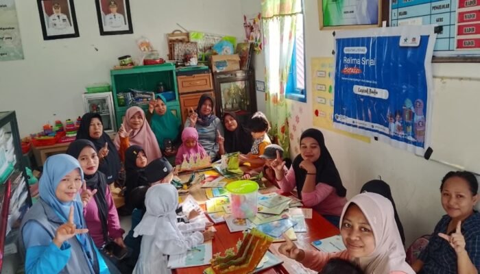 Lapak Buku dan Puzzle Warnai Edukasi Literasi Anak Usia Dini di Sinjai