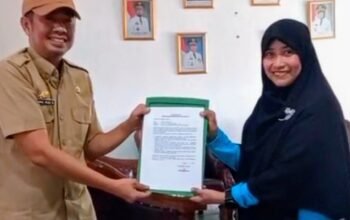 DLH Wajo Serahkan Bantuan Motor Sampah kepada Jaga Bumi, Perkuat Pengelolaan Sampah dari Sumber