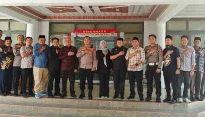 Perkuat Sinergi, Pimpinan dan Anggota DPRD Wajo Sambut Hangat Kunjungan Silaturahmi Kapolres Wajo yang Baru