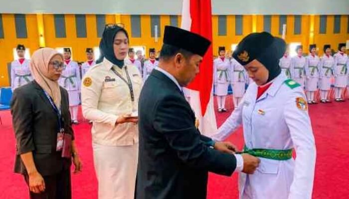 Bupati Wajo Kukuhkan 70 Paskibraka HUT RI ke-81, Pesan Jaga Disiplin dan Semangat Kebangsaan