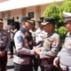 Penuh Haru, AKBP Restu Wijayanto dan Istri Dilepas ki dengan Isak Tangis Personel Polres Bulukumba