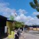 ASN dan Wartawan Ini Satu-Satunya Pasang Bendera Merah Putih di BTN Lappa Mas 1 Sinjai