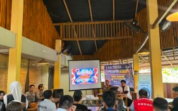 Ngopi Bareng Komunitas Motor: Polantas Polda Sulbar Kuatkan ki Semangat Merah Putih dan Keselamatan