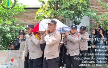 Polres Bulukumba Gelar ki Upacara Pemakaman Secara Dinas  Almarhum Aiptu Aspar