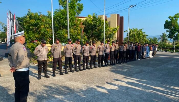 Sambut HUT RI ke-81, Personel Polda Sulbar Tetap ki Siaga Jaga Keamanan dan Pelayanan Masyarakat