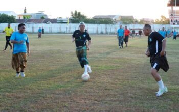 Semarak HUT 81 RI di Bulukumba, Eksekutif Lawan ki Legislatif  Main Sepakbola Sarung
