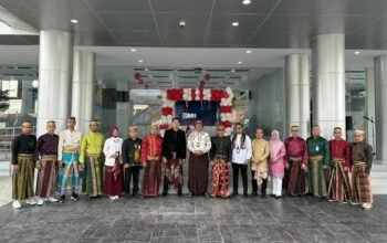 Mantap Tauwwa, BRI Cabang Sinjai Gelar Upacara HUT ke-81 RI, Semarakkan Kemerdekaan dengan Pakaian Adat dan Wastra Nusantara