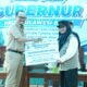 Gubernur Suhardi Duka Serahkan ki Bantuan Kambing dan Ayam ke Kelompok Tani-Ternak Majene