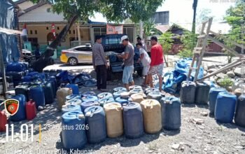 Salut Tauwwa, Petugas Polsek Ujungbulu Ciduk Terduga Pelaku Penimbun BBM Jenis Solar dan Pertalite