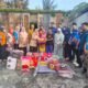 Kadis Sosial Bersama Tim AIA Turun ki Serahkan Bantuan Korban Kebakaran di Desa Sangkala, Kajang