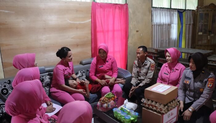 Bagus Mentong Tauwwa Ketua Bhayangkari Bulukumba, Ini Yang Dilakukan Jumat lalu