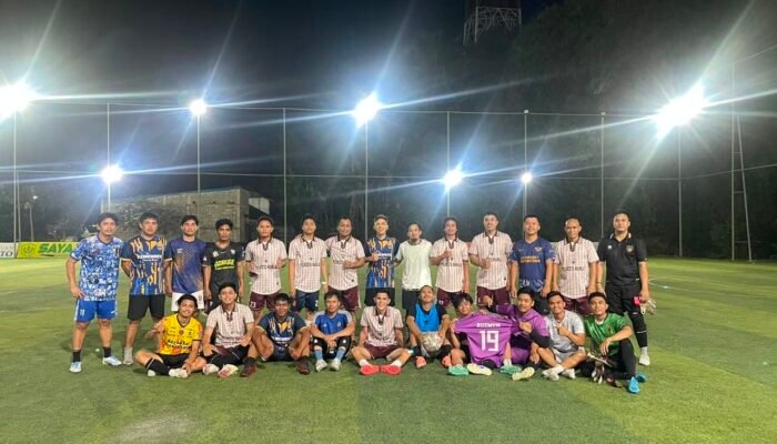 Lewat Minisoccer, Personil gabungan Polda sulbar dan Polresta vs Kanwil Kemenkeu Sulbar Eratkan ki Ikatan Persaudaraan