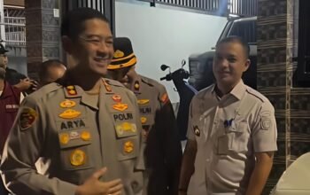 Camat dan Kapolsek Tamalate Dampingi ki Kapolrestabes Makassar Serahkan Bantuan Sembako di Bontoduri
