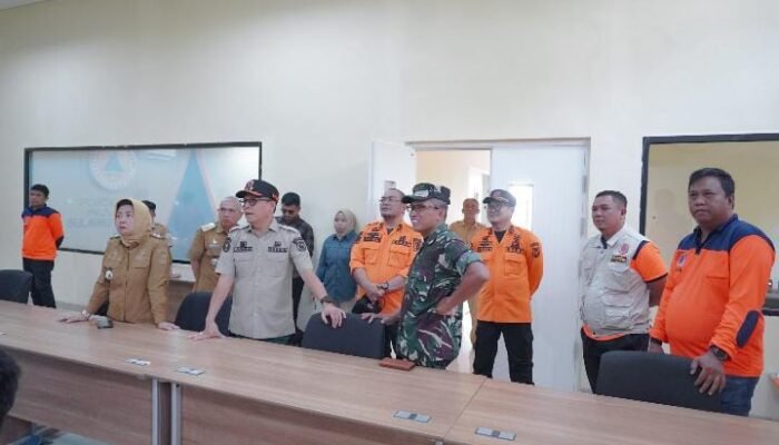 Sekda Sulawesi Barat Kunjungi Command Center Pusdalops BPBD Sulbar, Perkuat ki Kesiapsiagaan Penanganan Bencana