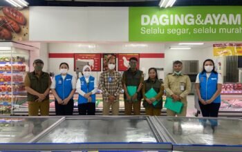 DTPHP Sulbar Perkuat ki Jaminan Keamanan Pangan Produk Hewan melalui Surveilans NKV di Hypermart Mamuju