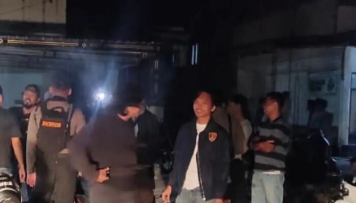 Diduga Saling Ejek di TikTok, Puluhan Remaja Serang Desa Watu Bone Bawa Sajam dan Molotov