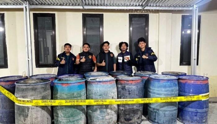 Polres Selayar Amankan 2.600 Liter Solar Subsidi Diduga Ditimbun di Bontoharu, Milik Emak-emak 49 Tahun