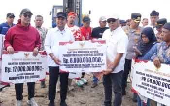Tauwwa Gubernur Andi Sudirman Serahkan ki Bantuan Rp8 Miliar untuk Masjid Terapung Pantai Merpati Bulukumba