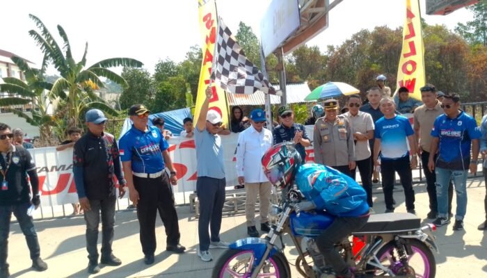 Gubernur SDK Buka ki Kejurnas Drag Bike Piala Gubernur Sulbar di Mamuju, Ratusan Pembalap Regional 5-6 Adu Kecepatan