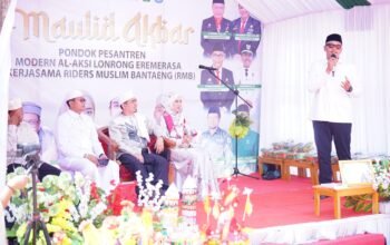 Masya Allah! Hadiri ki Maulid, Bupati Bantaeng Wakafkan 50 Al-Qur’an