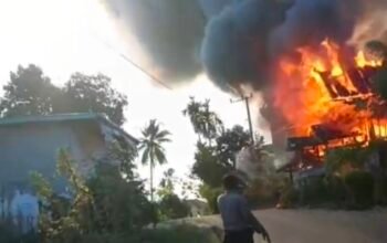 Kodong Satu Unit Rumah Panggung di Kajang Dilalap ki si Jago Merah