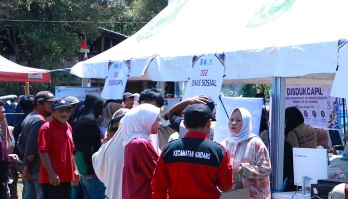 Tauwwa Hari Pertama Jambore Pelayanan, Warga Kindang Membludak Manfaatkan Layanan Publik