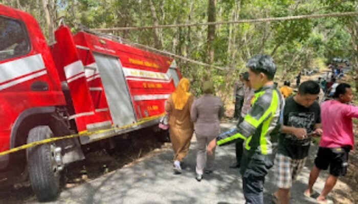 Mobil Damkar Terguling di Tanjakan Bontomatene Selayar, Satu Petugas Meninggal