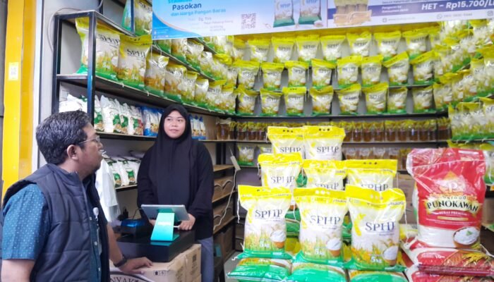 Tunggu Data resmi Penerima, Bulog Makassar Siap Salurankan Bantuan Pangan Tambahan  