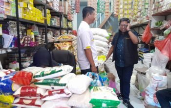 Bulog Makassar Beras SPHP Tersedia, Pemesanan Kios Capai 2 Ton