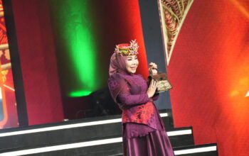 Ketua Dekranasda Kaltara Tampilkan Wastra Bulungan di Parade Kriyanusa 2026