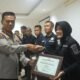 Tauwwa Kabid Humas Polda Sulsel Berikan ki Penghargaan kepada Jajaran Berprestasi